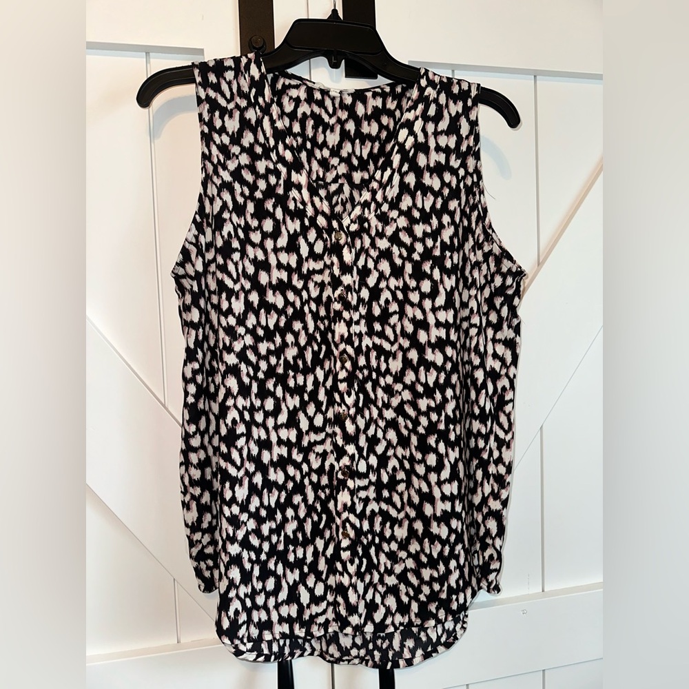 Maurice’s tank top
